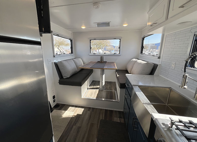 Rugged Mountain X14 Wide Rear Kitchen And Dinette