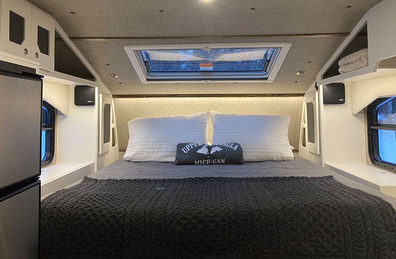 KIngstar North South Cabover