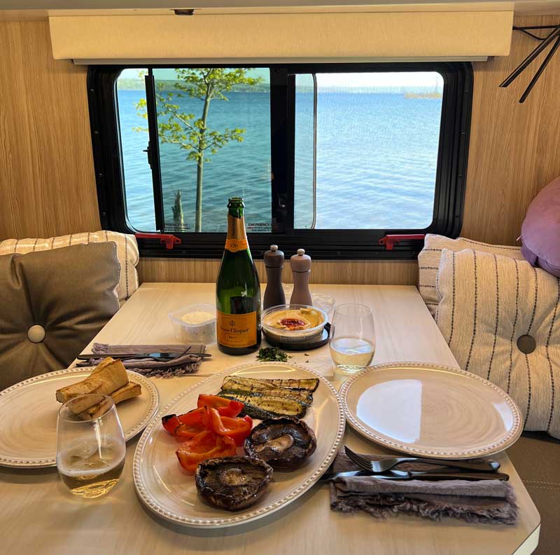 Kingstar Dinette Table And Window