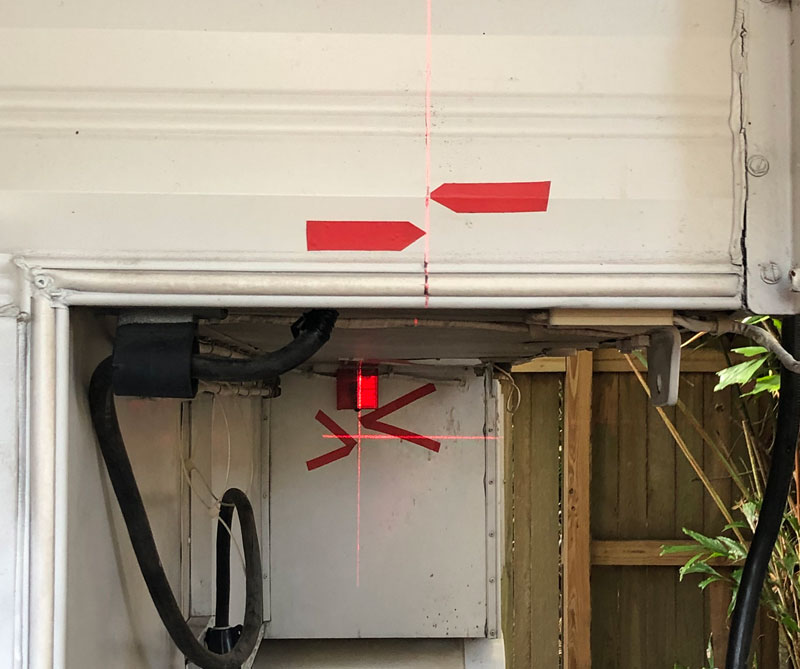 Laser Line Up Loader On Camper Back Wing And Front Wall