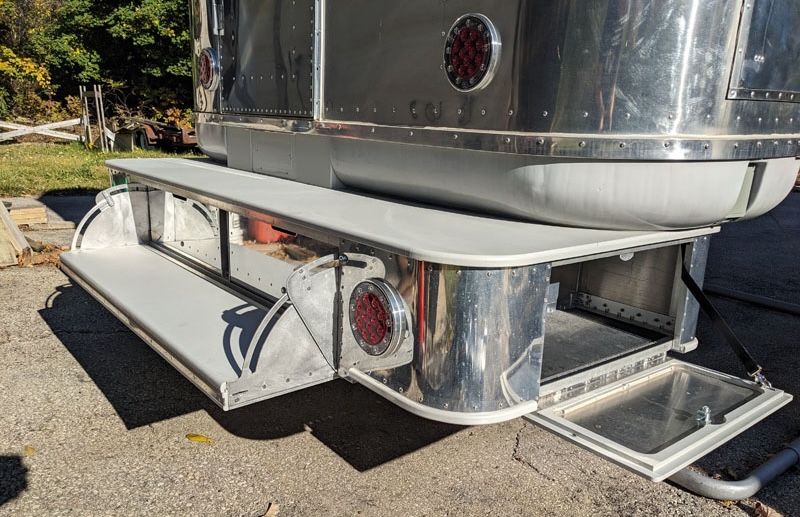 Avion Step Step Down Curb Compartment Open