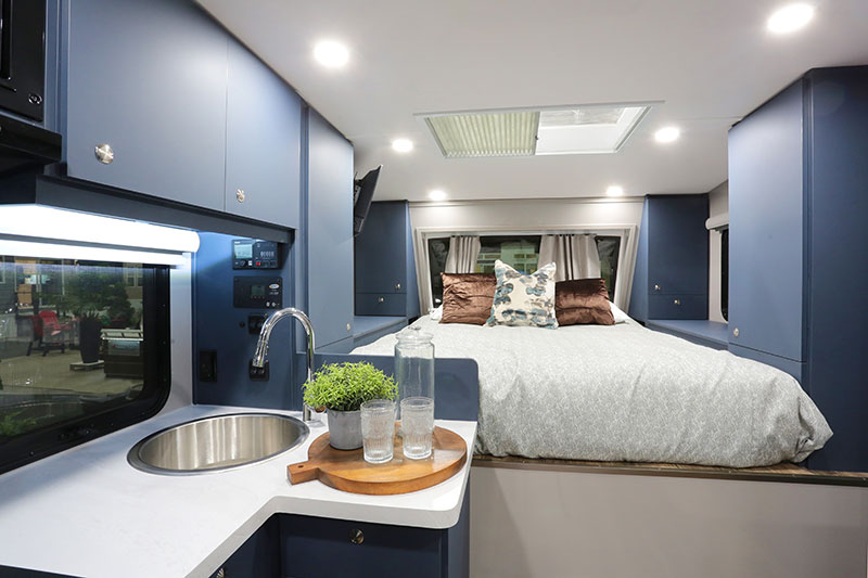 Citation 10-2 Overcab And Kitchen