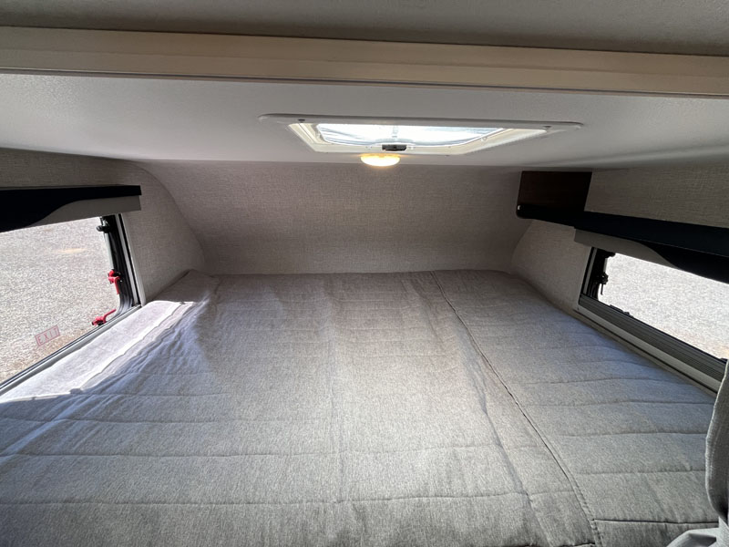 Lance 805 Camper Bed