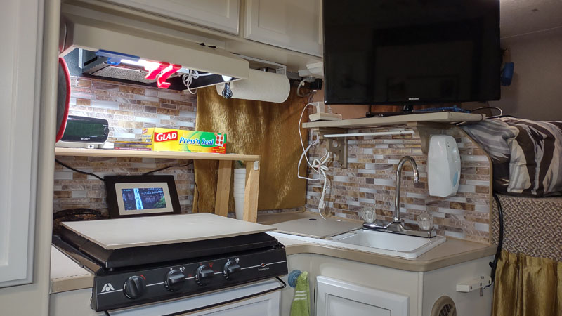 Lance Camper Facelift Kitchen Backsplash