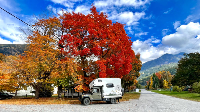Small Camper LandRover Total Composites