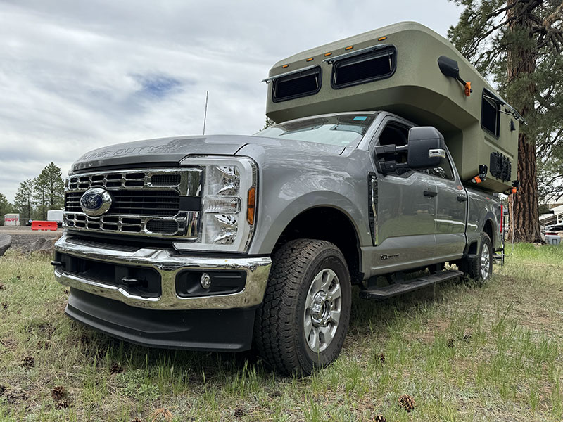 Hotomobil Camper on Ford truck