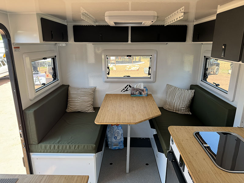 OEV Hudson Bay HardSide Dinette Wide