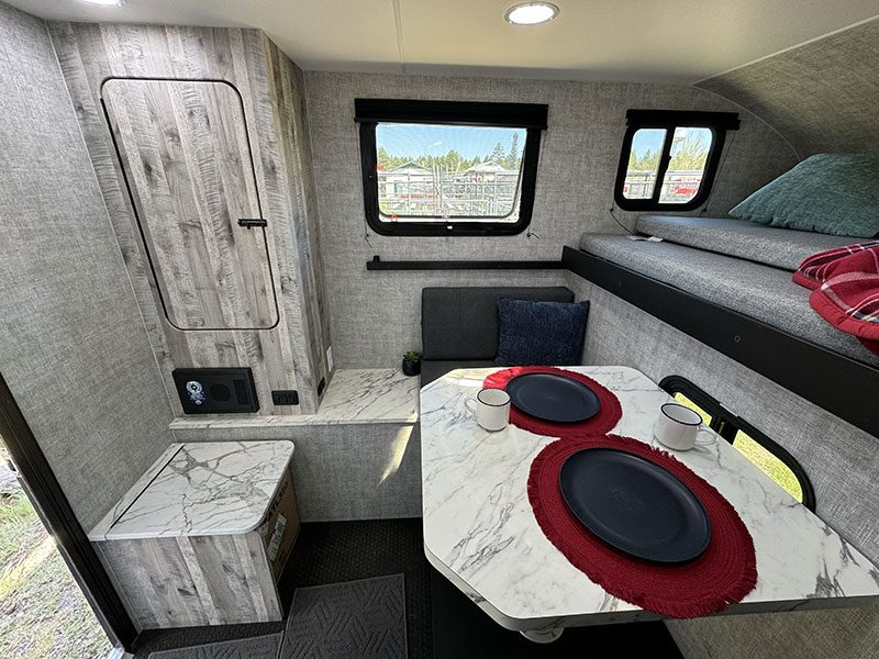 Soaring Eagle Adlar 6.5XL Interior 
