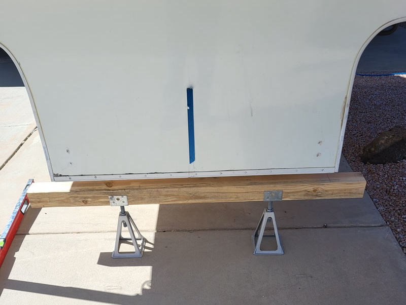 Easy Truck Camper Storage Jacks Ready For Camper Weight