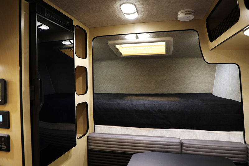 Northern Lite 610 Overcab Area