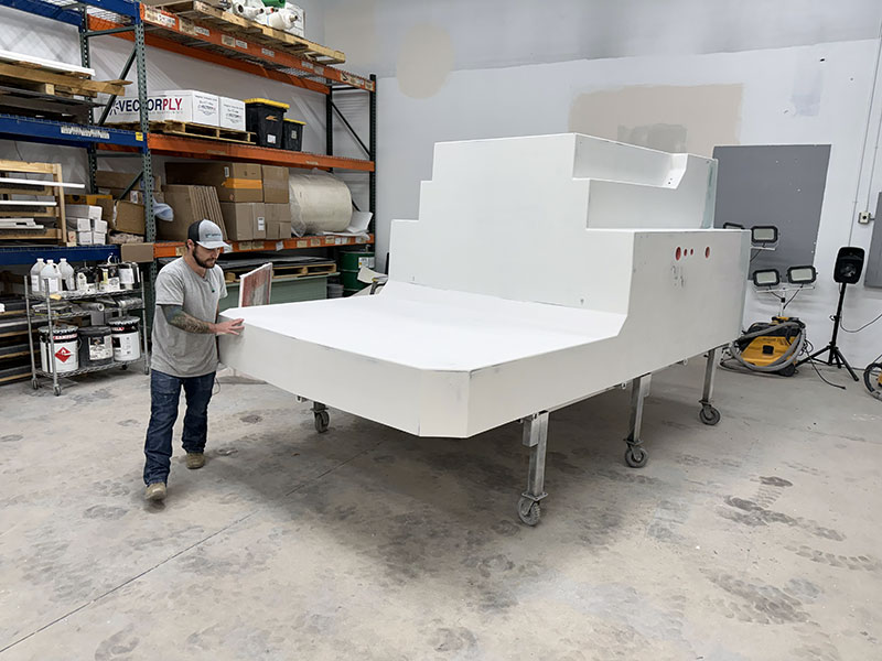 Supertramp Factory Sanding Inspecting Mold Sanding