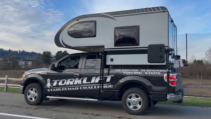 Cirrus Camper On Truck With Torklift Apex System