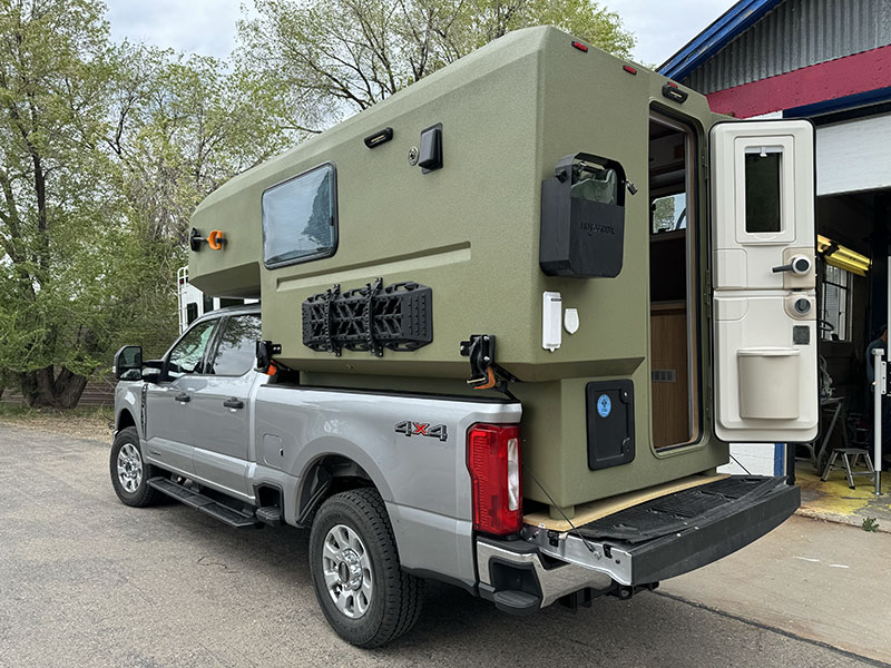 Hotomobil Exterior Rear Driver Three Quarters