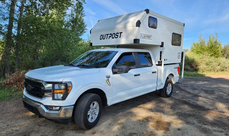Outpost Camper With Jacks