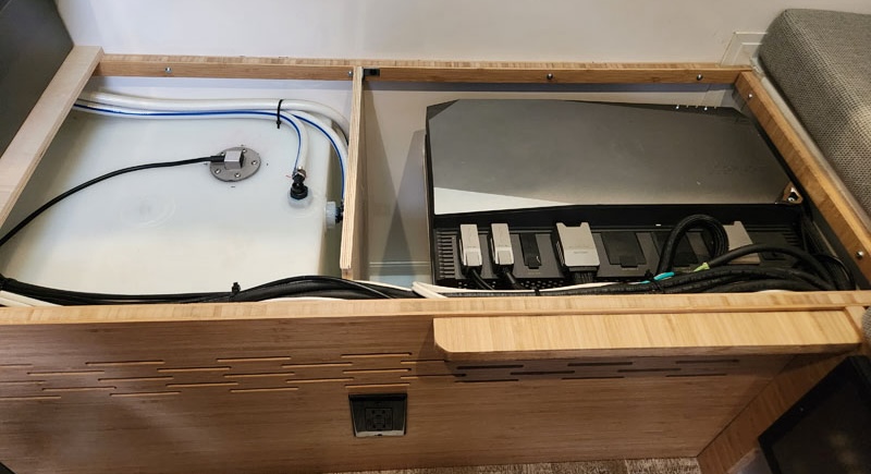 Fresh water tank and Ecoflow system