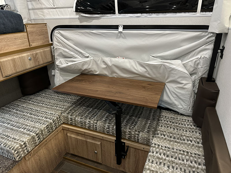Northstar 850SC XB Interior Dinette XB Closed 1