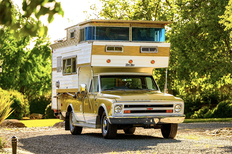 Del Ray Sky Lounge Camper Front Passenger Three Quarters
