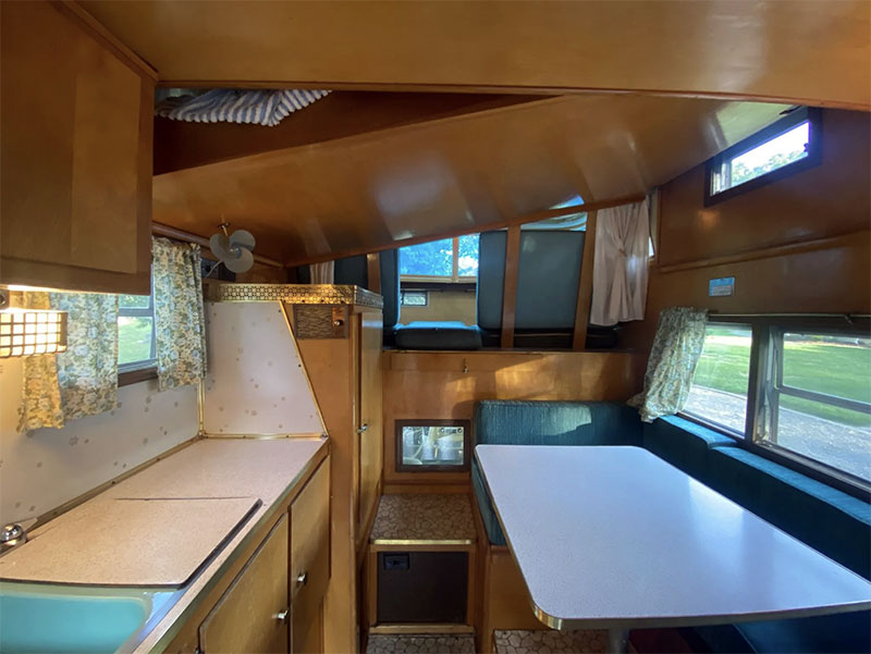 Del Ray Sky Lounge Interior Back To Front