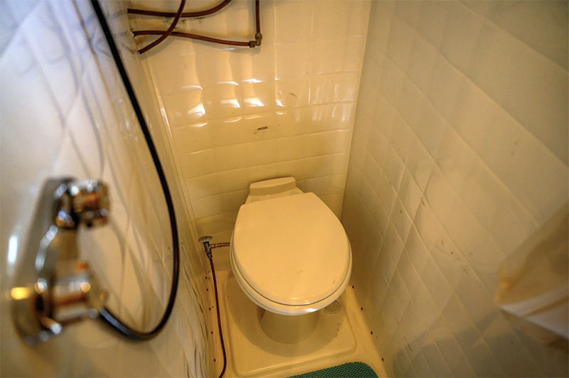 Del Ray Sky Lounge Interior Bathroom Toilet