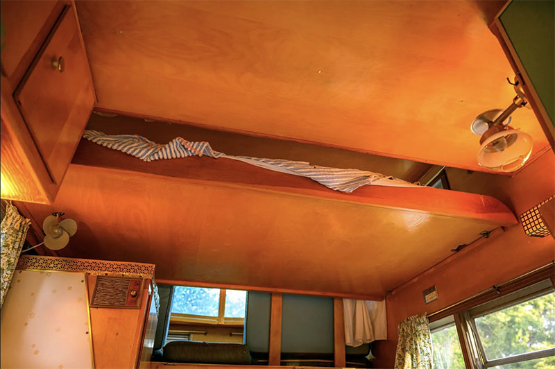 Del Ray Sky Lounge Interior FL23 Bed Loft