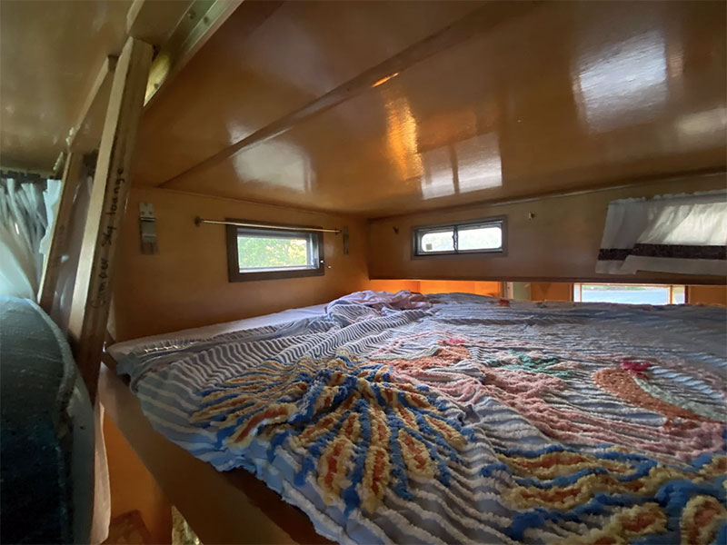 Del Ray Sky Lounge Interior FL23 Sleeping Area