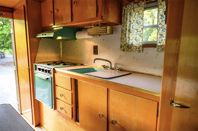 Del Ray Sky Lounge Interior Kitchen Wide