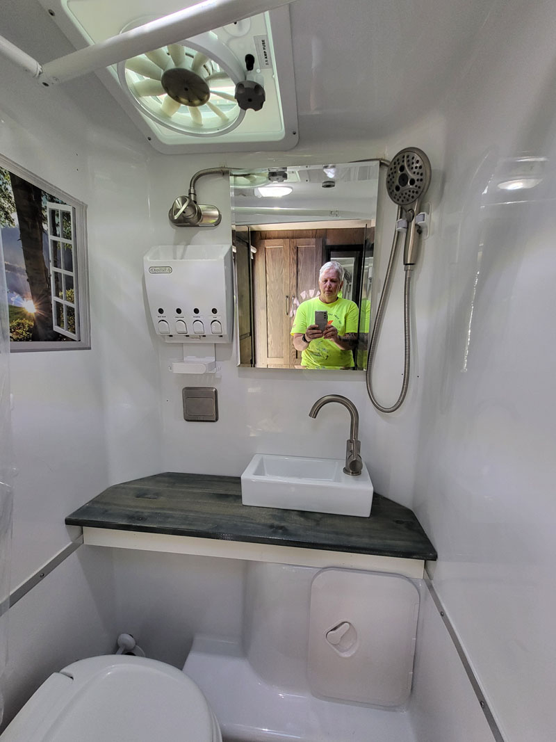 Bathroom Glam Sink Counter And Soap Dispenser