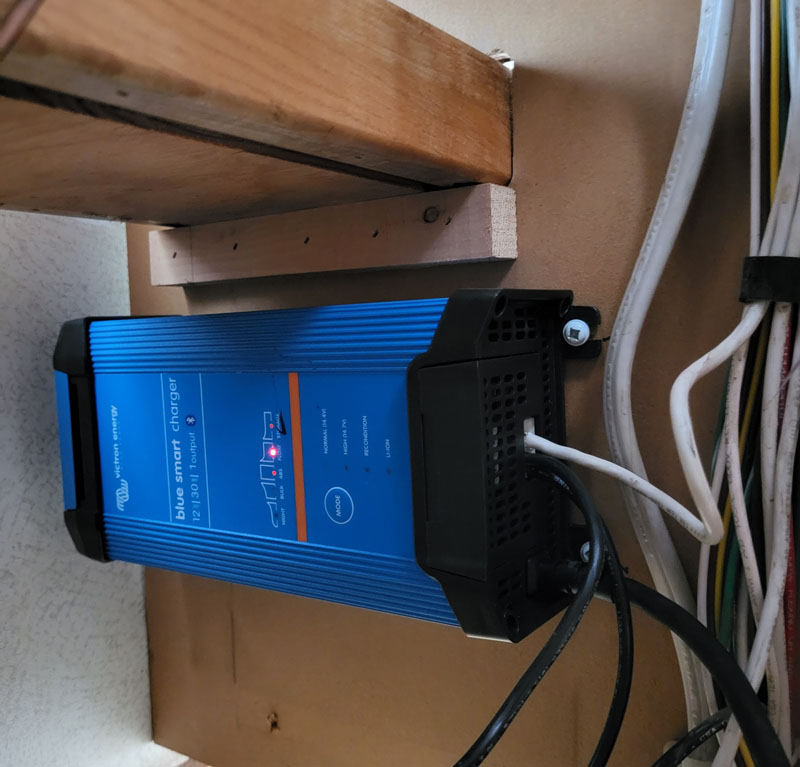 Electrical Mod Victron Blue Smart Charger