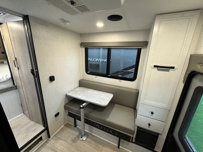 Palomino HS-3201 Dinette