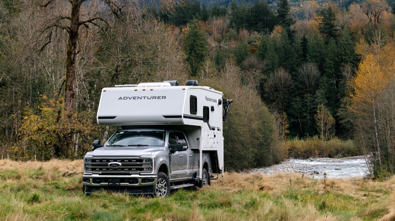 89RB Adventurer Truck Camper