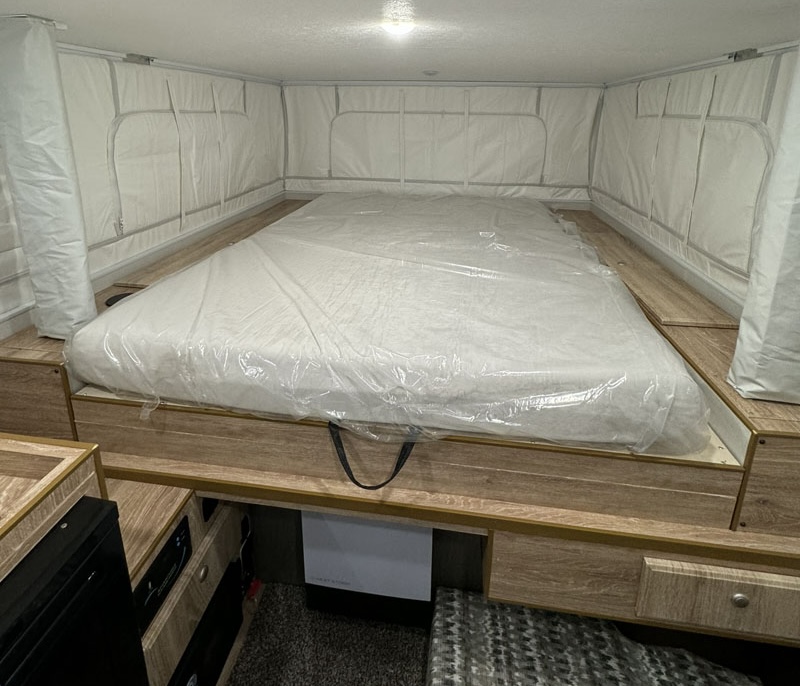 Northstar GMAX North South Overcab Bed