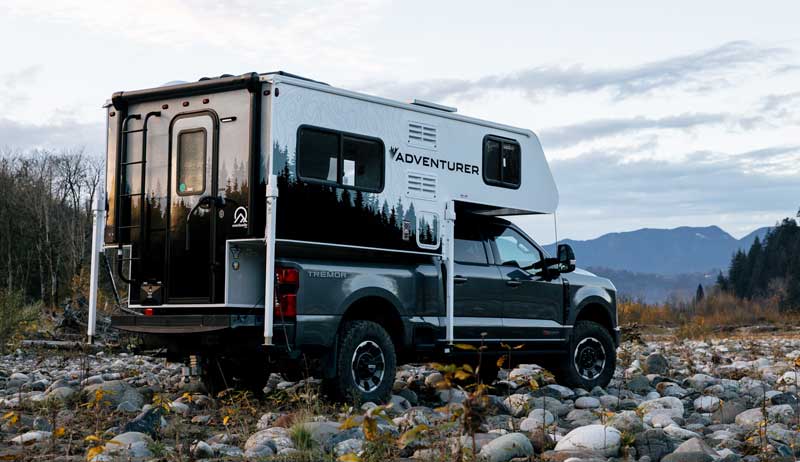 Adventurer 80RB Overlander Exterior