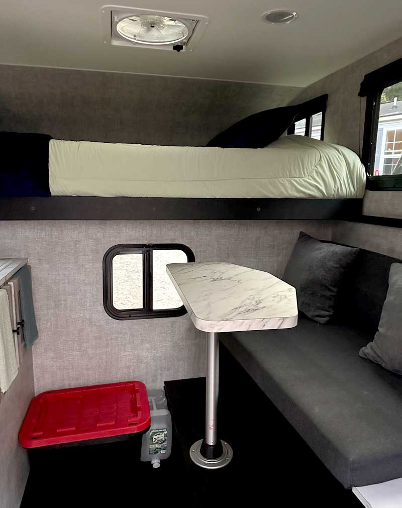 Soaring Eagle Adlar 6 5XLS Inside Camper