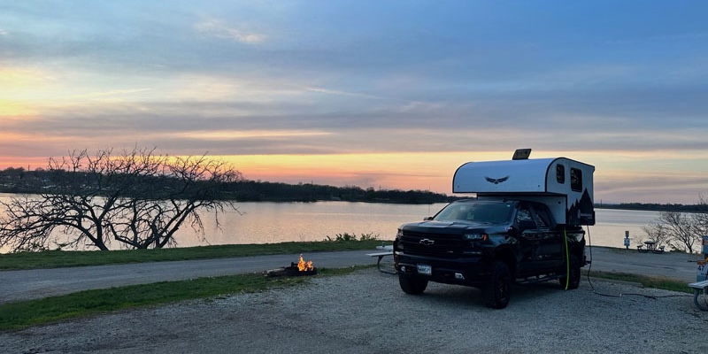 Soaring Eagle Adlar By The Lake