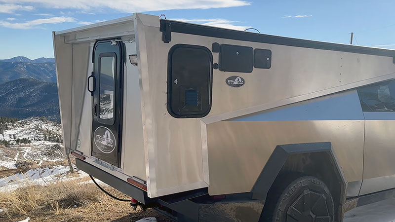 CyberPhoenix Rear Overhang Of Camper
