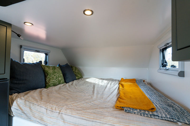 2025 Outpost 6.5 Overcab