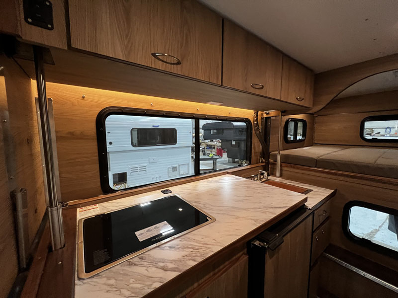 Alaskan 630 Countertop Two Levels
