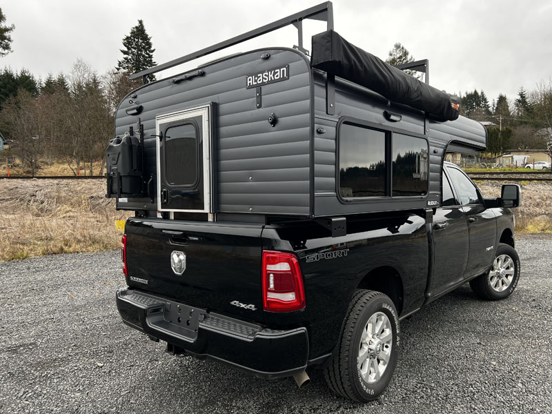 Alaskan 630 Passenger Side Tailgate Closed