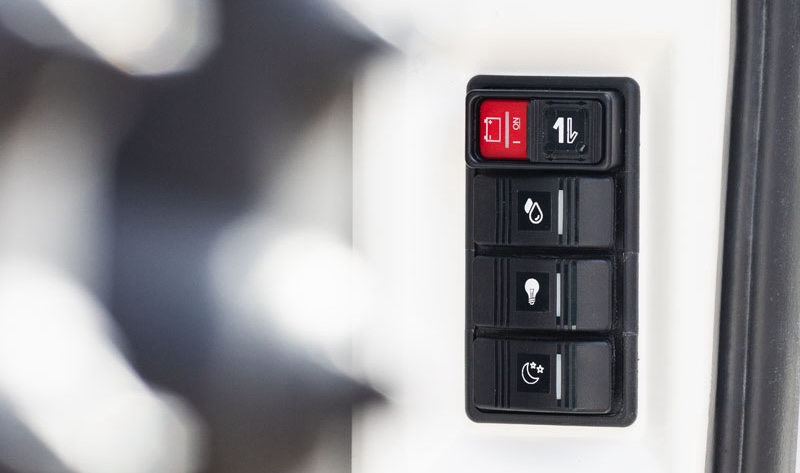 Supertramp Switches Black