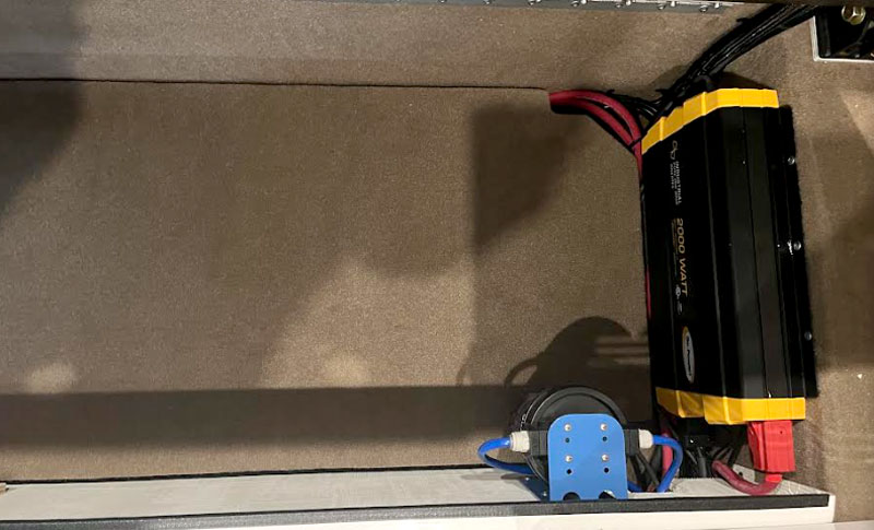 Supertramp Campers 2000 Watt Inverter And Guzzle