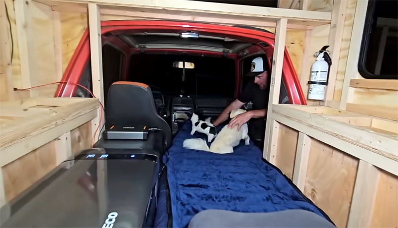 Bed In Geotracker Camper