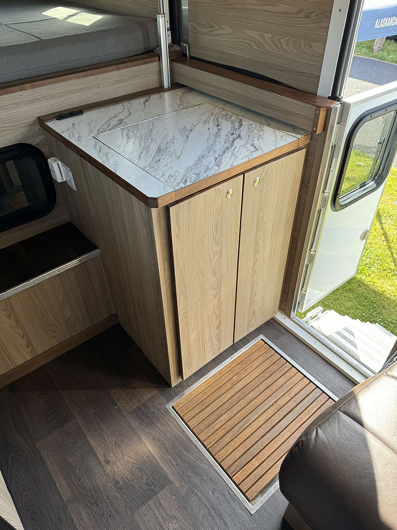 Alaskan 8 Foot Flatbed Bath Closed Up