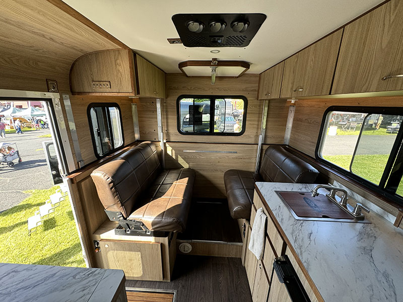 Alaskan 8 Foot Flatbed Full Booth Dinette