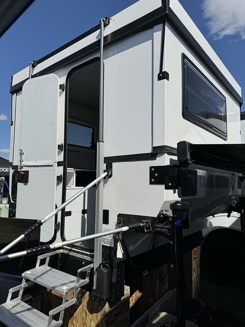 Cube Series Exterior White Expo PNW