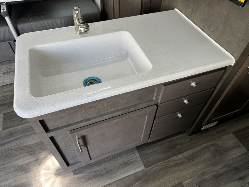 Host Mammoth Center Kitchen Big Sink
