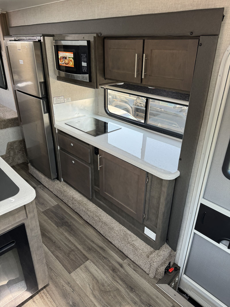 Host Mammoth Center Kitchen Counter