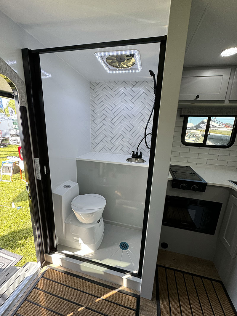 Soaring Eagle Aerie Interior Wet Bath