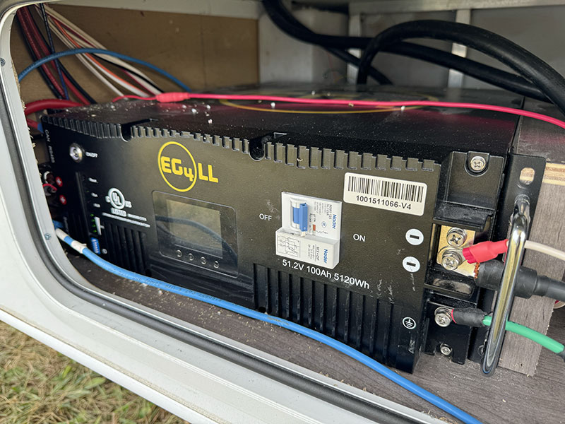2026 Lance 1191 Exterior Battery