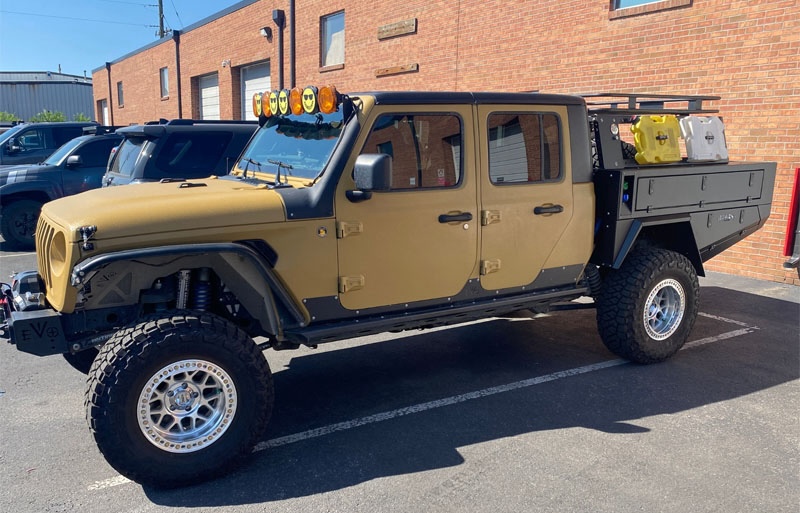 Bowen Horizontal Instagram Jeep Gladiator + Camper Bed