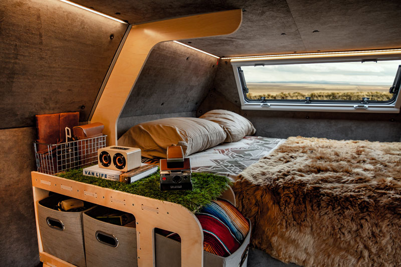 Kimbo cabover window